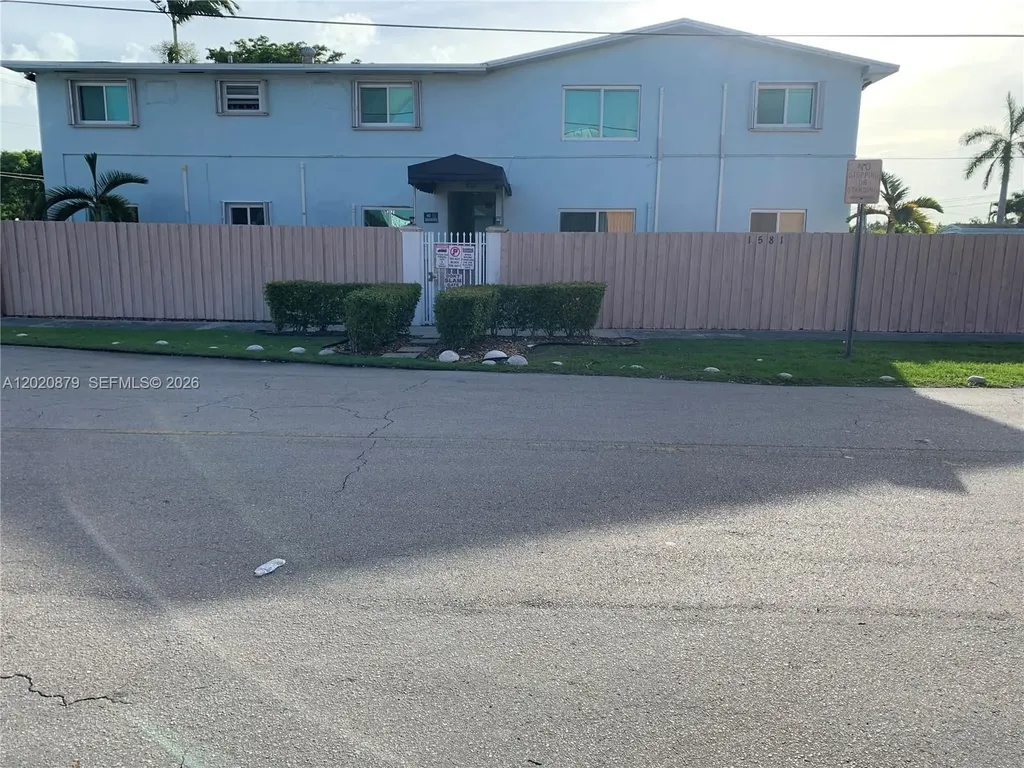 1581 NE 8th Street Homestead FL 33033