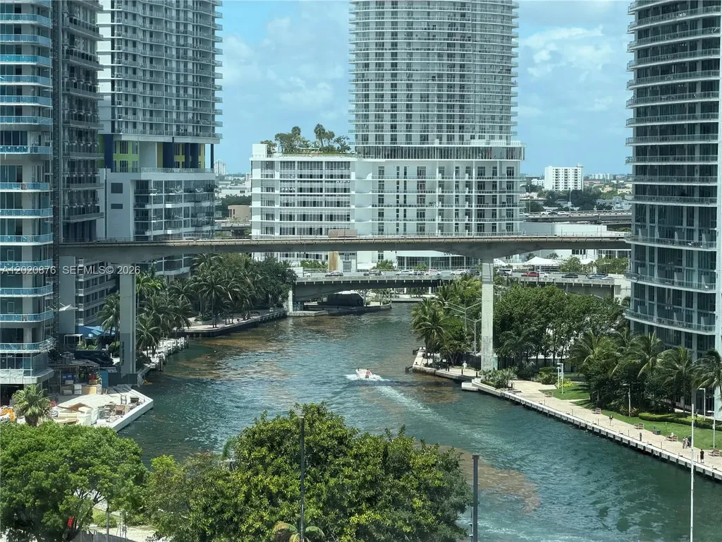 41 SE 5th Street Miami FL 33131