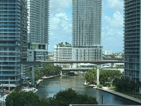 41 SE 5th Street Miami FL 33131
