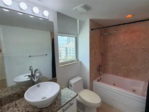 41 SE 5th Street Miami FL 33131