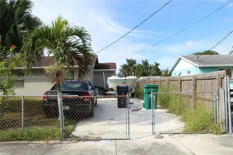 496 SW 9th Avenue Florida City FL 33034