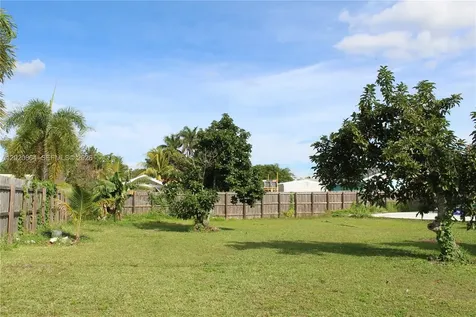 496 SW 9th Avenue Florida City FL 33034