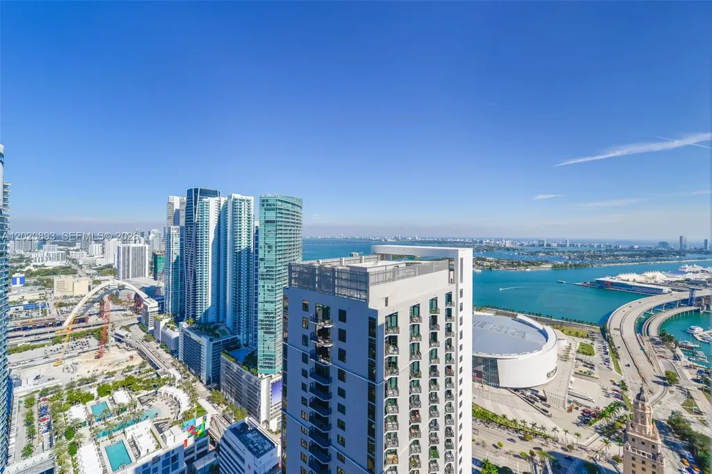 159 NE 6th Street Miami FL 33132