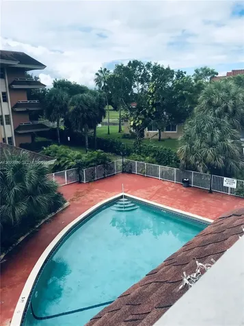 17600 NW 68th Avenue Hialeah FL 33015