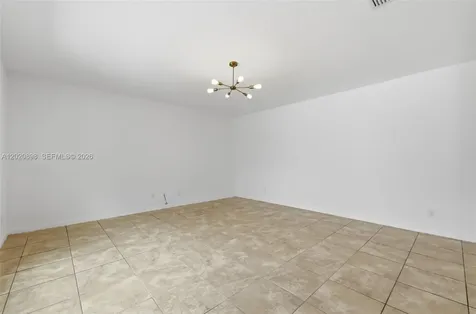 652 Samuel Davenport FL 33837