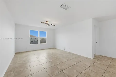 652 Samuel Davenport FL 33837