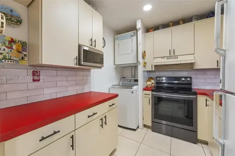 440 E 23rd Street Hialeah FL 33013