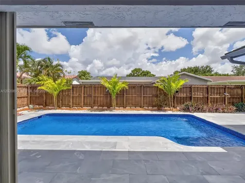 10407 NW 5th Street Plantation FL 33324