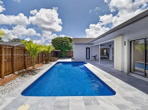10407 NW 5th Street Plantation FL 33324