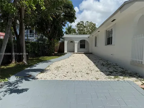 1809 NW 33rd Street Miami FL 33142