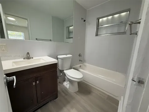 1809 NW 33rd Street Miami FL 33142