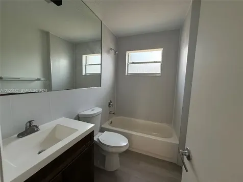 1809 NW 33rd Street Miami FL 33142