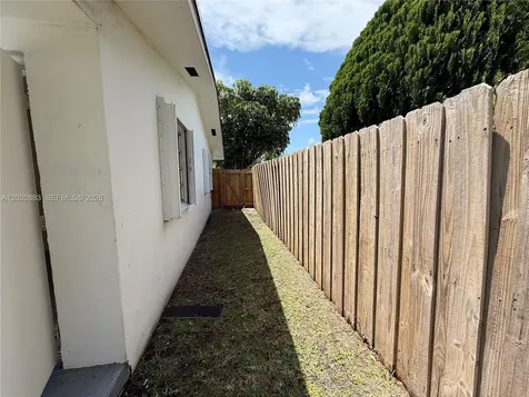 1809 NW 33rd Street Miami FL 33142