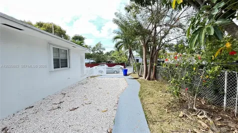 1809 NW 33rd Street Miami FL 33142
