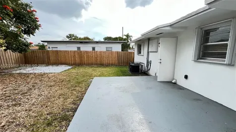 1809 NW 33rd Street Miami FL 33142