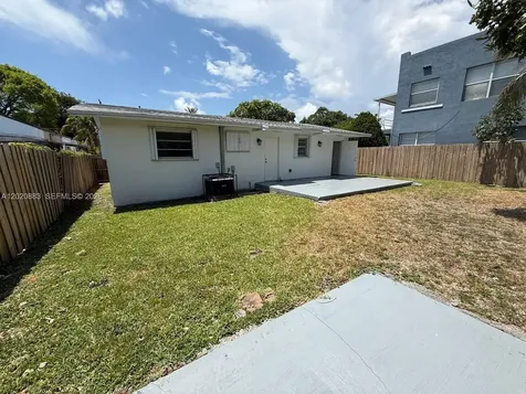 1809 NW 33rd Street Miami FL 33142