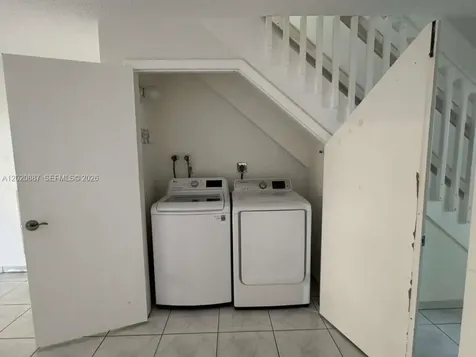 8059 NW 8th Street Miami FL 33126