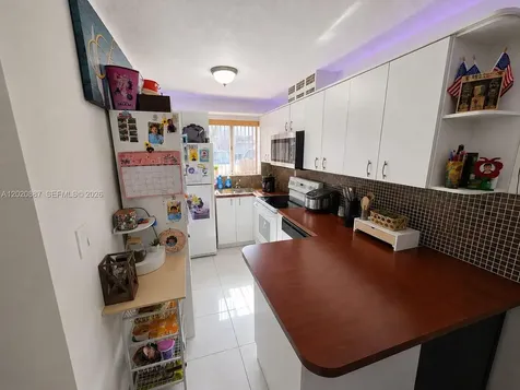 8059 NW 8th Street Miami FL 33126