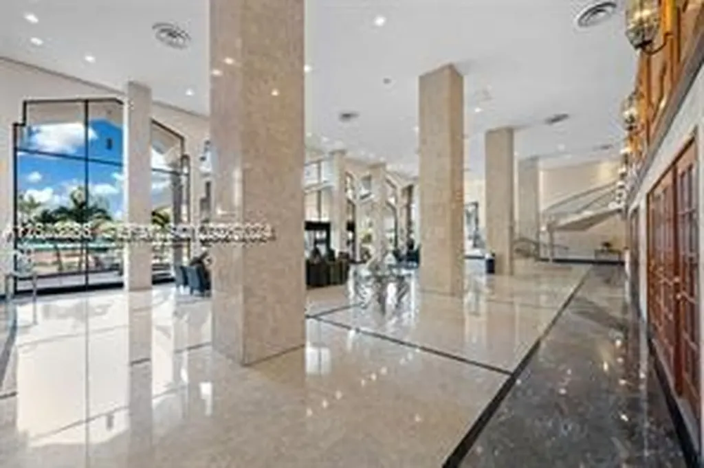 5601 Collins Avenue Miami Beach FL 33140