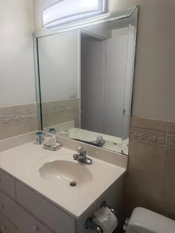 5601 Collins Avenue Miami Beach FL 33140