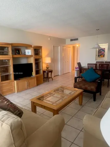 5601 Collins Avenue Miami Beach FL 33140