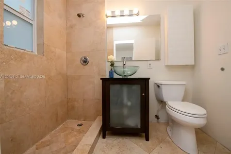 2463 Pine Tree Drive Miami Beach FL 33140