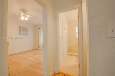 2463 Pine Tree Drive Miami Beach FL 33140