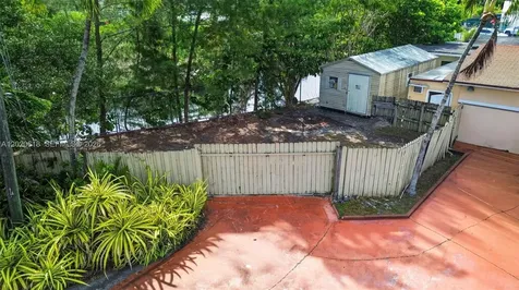 7100 NW 1st Terrace Miami FL 33126