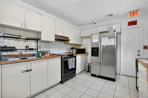 7100 NW 1st Terrace Miami FL 33126