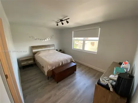 8661 NW 4th Terrace Miami FL 33126