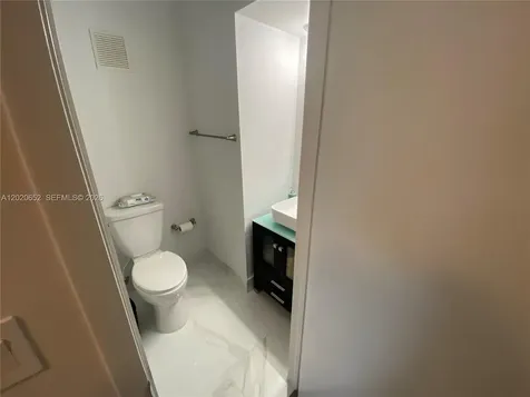 8661 NW 4th Terrace Miami FL 33126