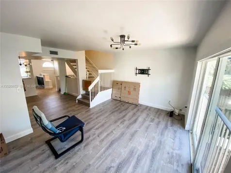 8661 NW 4th Terrace Miami FL 33126