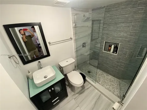 8661 NW 4th Terrace Miami FL 33126