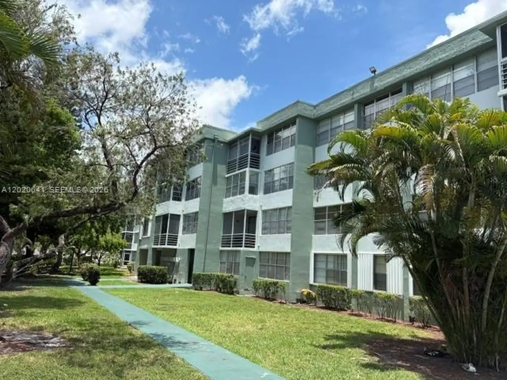 2781 Taft Street Hollywood FL 33020