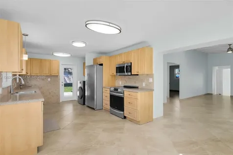 251 Azalea Street Plantation Key FL 33070