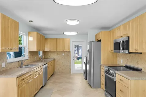 251 Azalea Street Plantation Key FL 33070