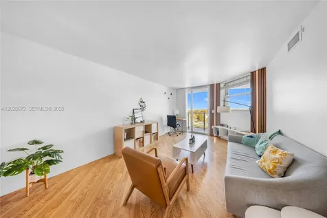 5880 Collins Avenue Miami Beach FL 33140