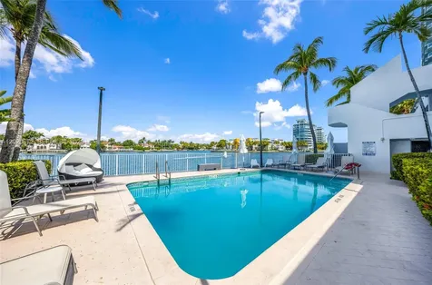 5880 Collins Avenue Miami Beach FL 33140