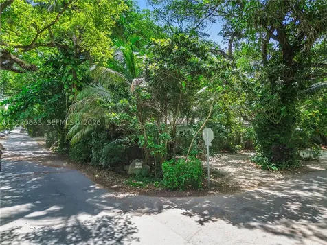 3595 Avocado Avenue Miami FL 33133