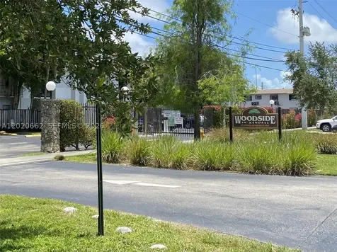 9611 SW 77th Avenue Miami FL 33156