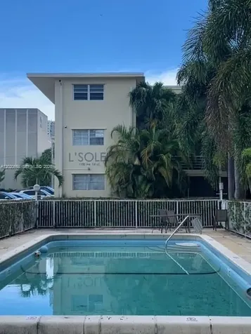 1100 NE 1st Court Hallandale Beach FL 33009