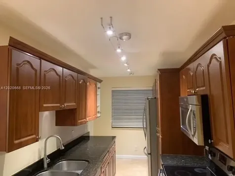 1100 NE 1st Court Hallandale Beach FL 33009