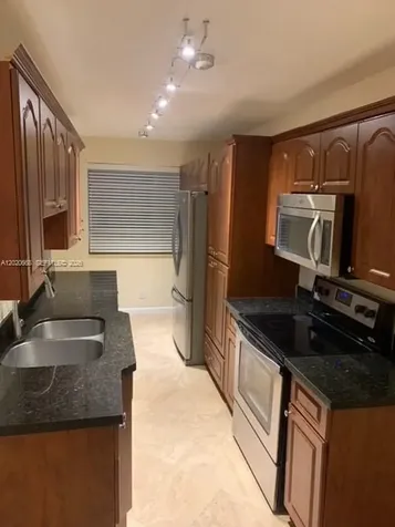 1100 NE 1st Court Hallandale Beach FL 33009