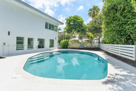 1903 Bay Drive Pompano Beach FL 33062