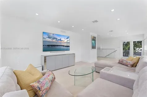 1903 Bay Drive Pompano Beach FL 33062