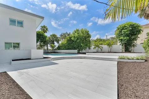 1903 Bay Drive Pompano Beach FL 33062