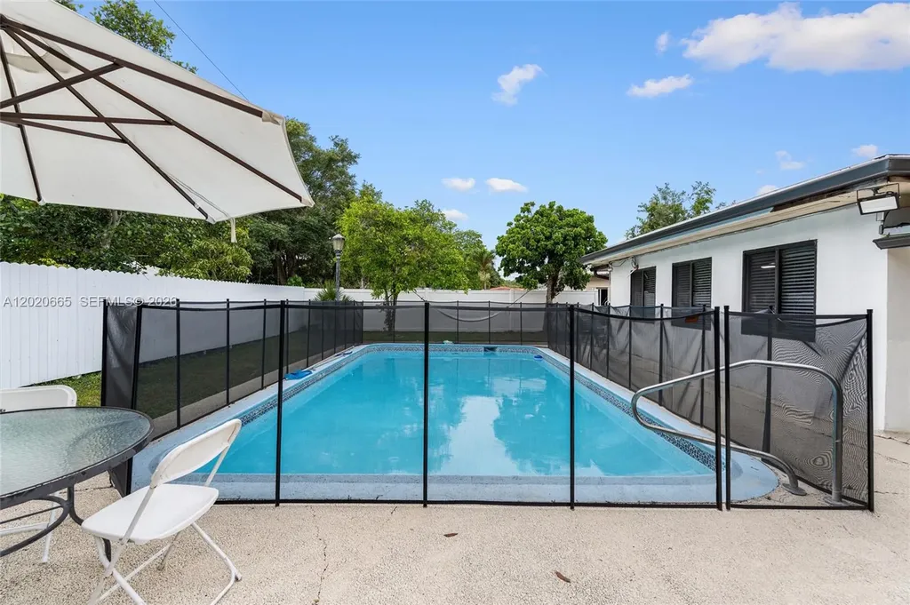 4700 NW 1st Court Plantation FL 33317