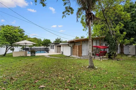4700 NW 1st Court Plantation FL 33317