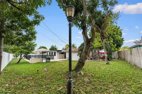 4700 NW 1st Court Plantation FL 33317