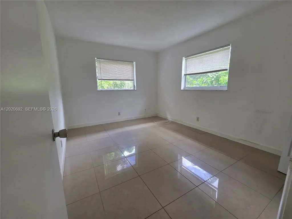 1125 NE 16th Place Fort Lauderdale FL 33305